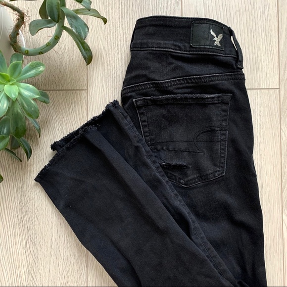 AE- Black Distressed Ripped Jegging - Picture 2 of 7